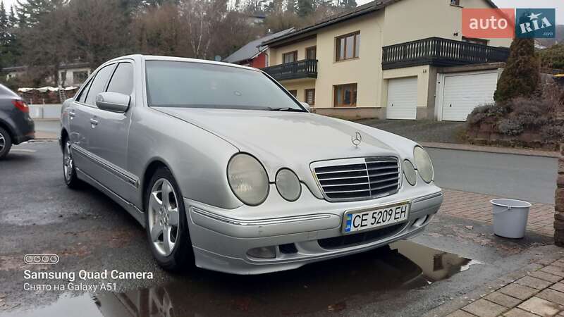 Седан Mercedes-Benz E-Class 1999 в Черновцах