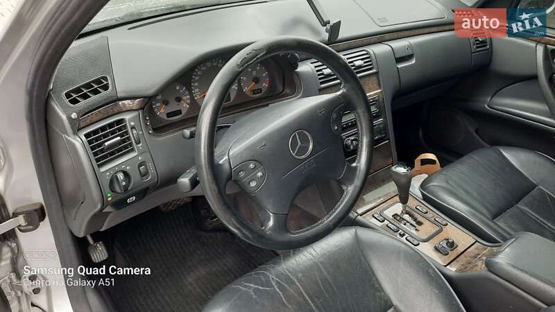 Седан Mercedes-Benz E-Class 1999 в Черновцах
