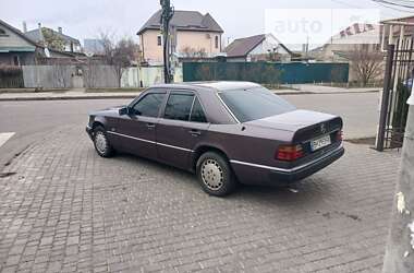 Седан Mercedes-Benz E-Class 1993 в Одессе