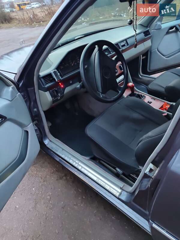Седан Mercedes-Benz E-Class 1994 в Житомире