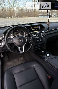 Седан Mercedes-Benz E-Class 2012 в Днепре