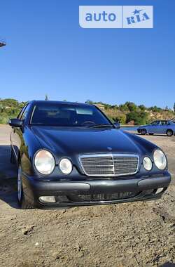 Седан Mercedes-Benz E-Class 2001 в Одессе