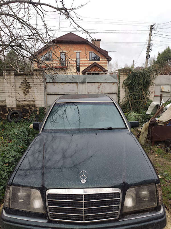 Седан Mercedes-Benz E-Class 1995 в Киеве