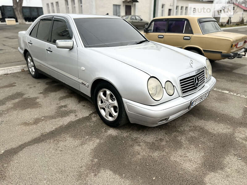 Седан Mercedes-Benz E-Class 1997 в Ізмаїлі