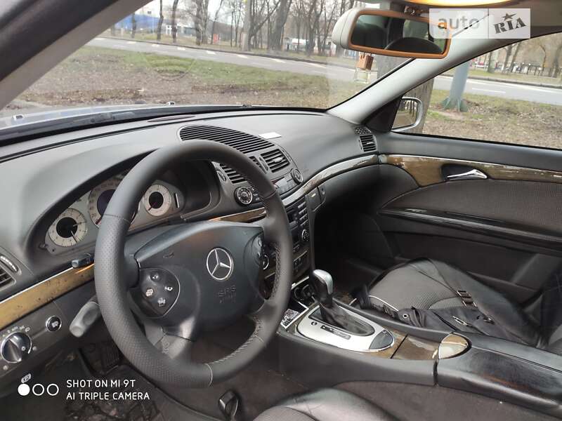 Седан Mercedes-Benz E-Class 2002 в Николаеве