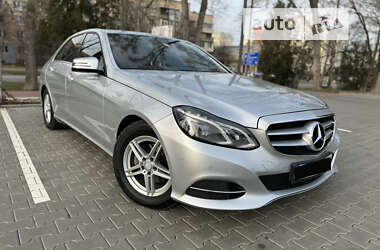 Седан Mercedes-Benz E-Class 2013 в Чернівцях