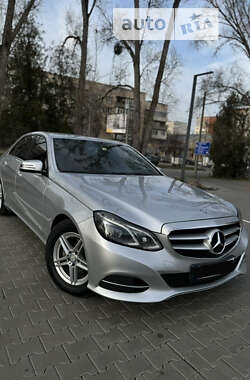 Седан Mercedes-Benz E-Class 2013 в Черновцах