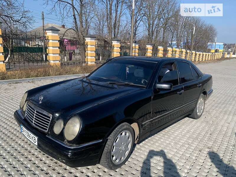Седан Mercedes-Benz E-Class 1995 в 