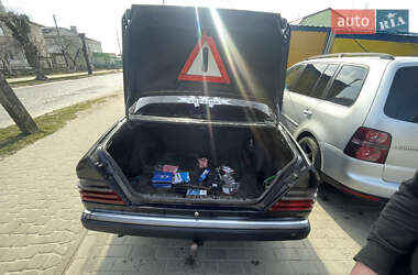 Седан Mercedes-Benz E-Class 1992 в Камне-Каширском