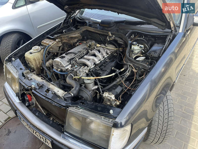 Седан Mercedes-Benz E-Class 1992 в Камне-Каширском