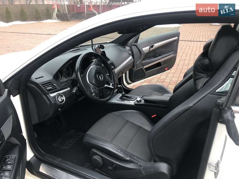 Купе Mercedes-Benz E-Class 2012 в Коростені