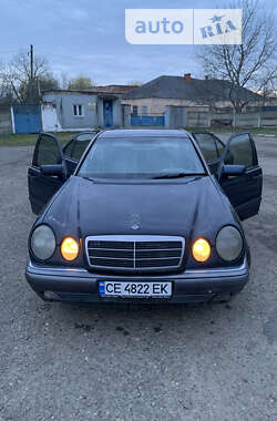 Седан Mercedes-Benz E-Class 1997 в Новоселице