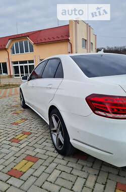 Седан Mercedes-Benz E-Class 2013 в Иршаве