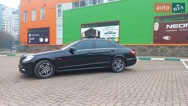 Седан Mercedes-Benz E-Class 2010 в Кривому Розі