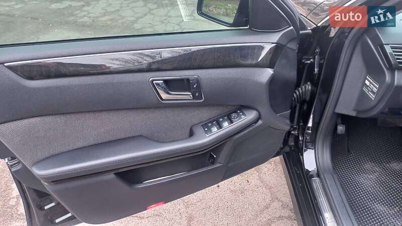 Седан Mercedes-Benz E-Class 2010 в Кривому Розі