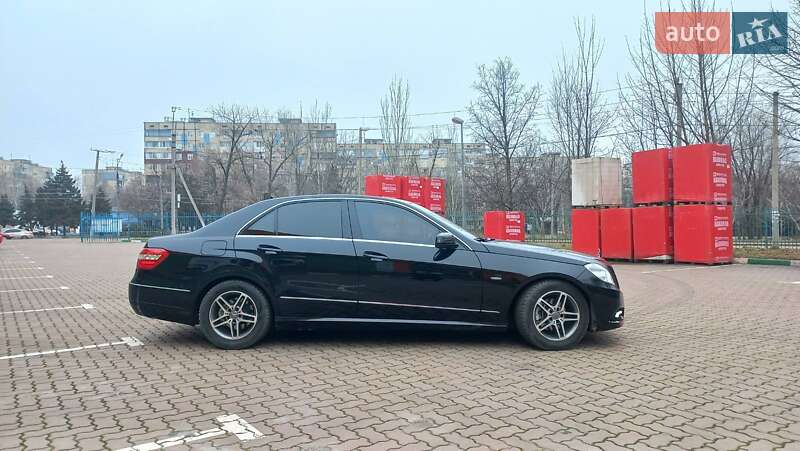 Седан Mercedes-Benz E-Class 2010 в Кривому Розі