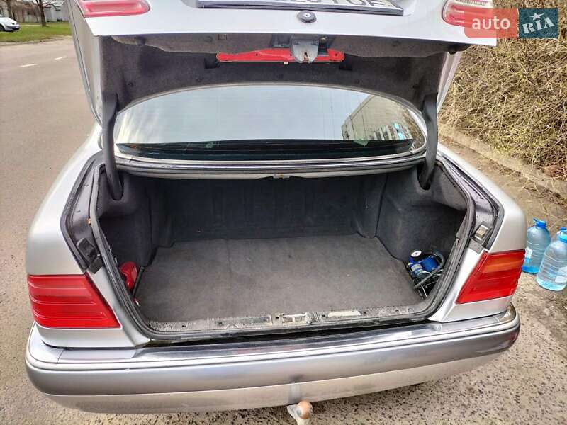 Седан Mercedes-Benz E-Class 1997 в Львові