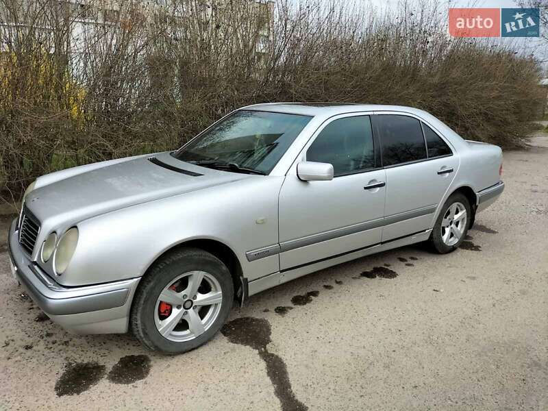 Седан Mercedes-Benz E-Class 1997 в Львові