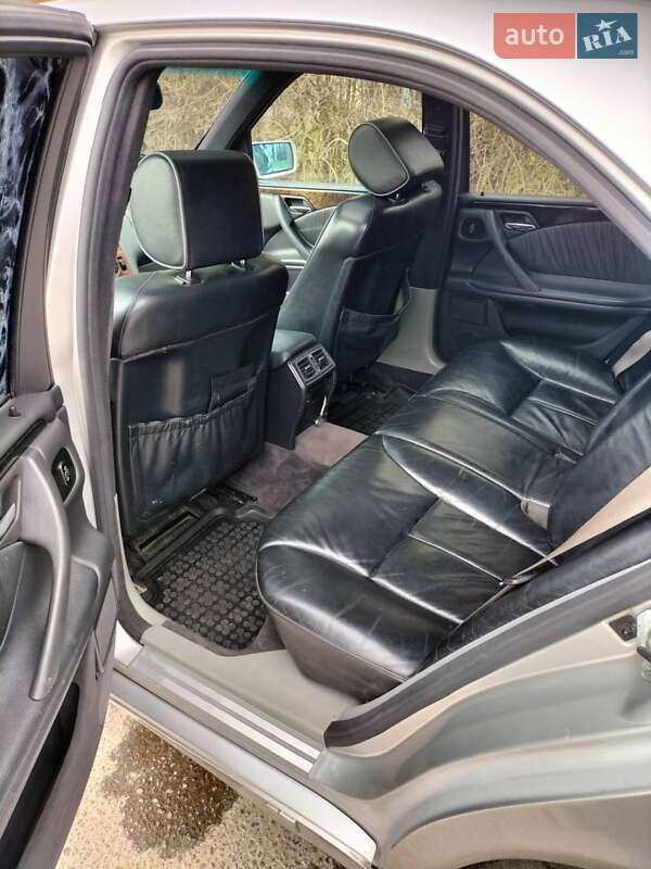 Седан Mercedes-Benz E-Class 1997 в Львові