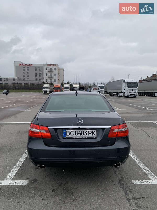 Седан Mercedes-Benz E-Class 2010 в Львові