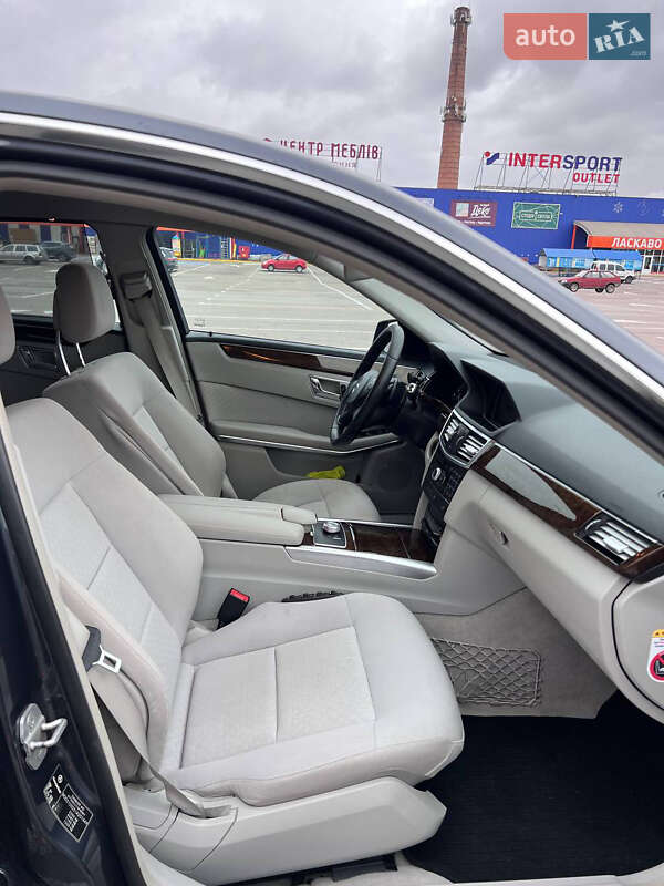 Седан Mercedes-Benz E-Class 2010 в Львові