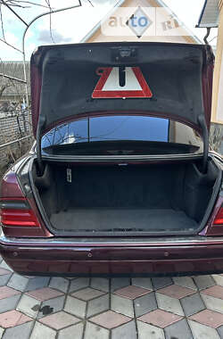 Седан Mercedes-Benz E-Class 1997 в Чорткове