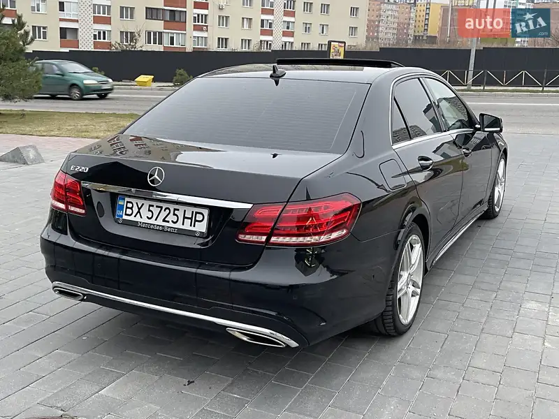 Седан Mercedes-Benz E-Class 2015 в 