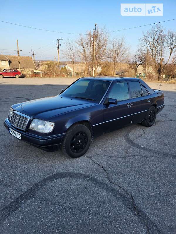 Седан Mercedes-Benz E-Class 1995 в Запоріжжі