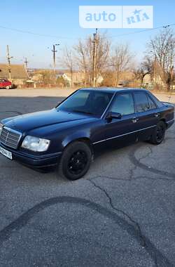 Седан Mercedes-Benz E-Class 1995 в Запорожье