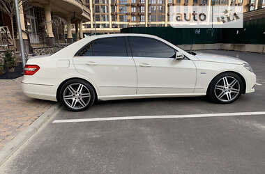 Седан Mercedes-Benz E-Class 2011 в Софиевской Борщаговке