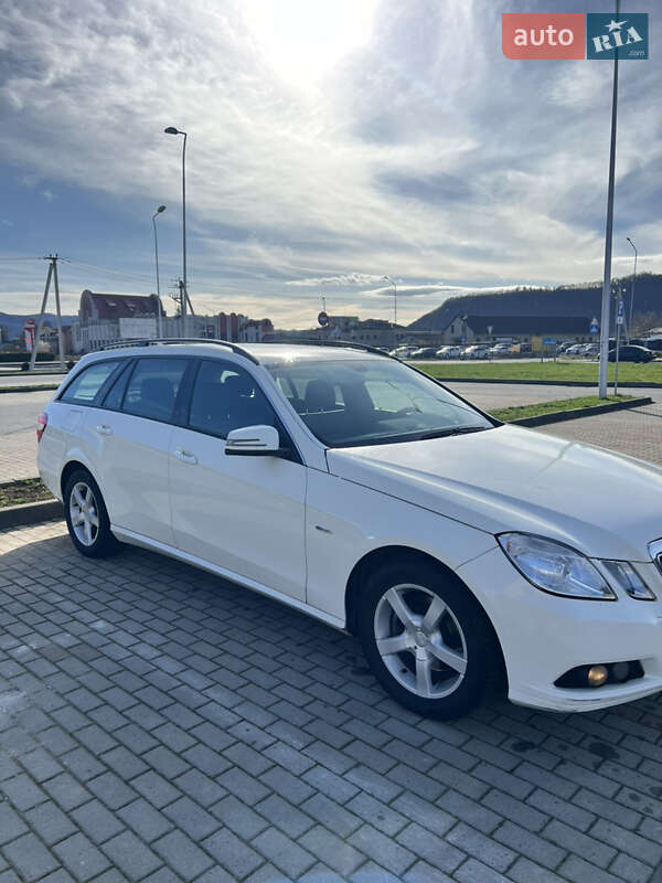Универсал Mercedes-Benz E-Class 2010 в Киеве