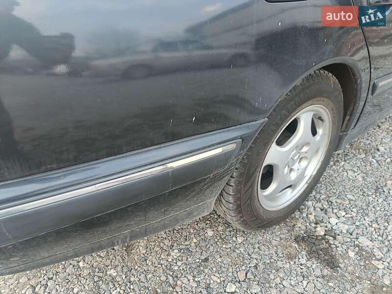 Седан Mercedes-Benz E-Class 2001 в Кривом Роге