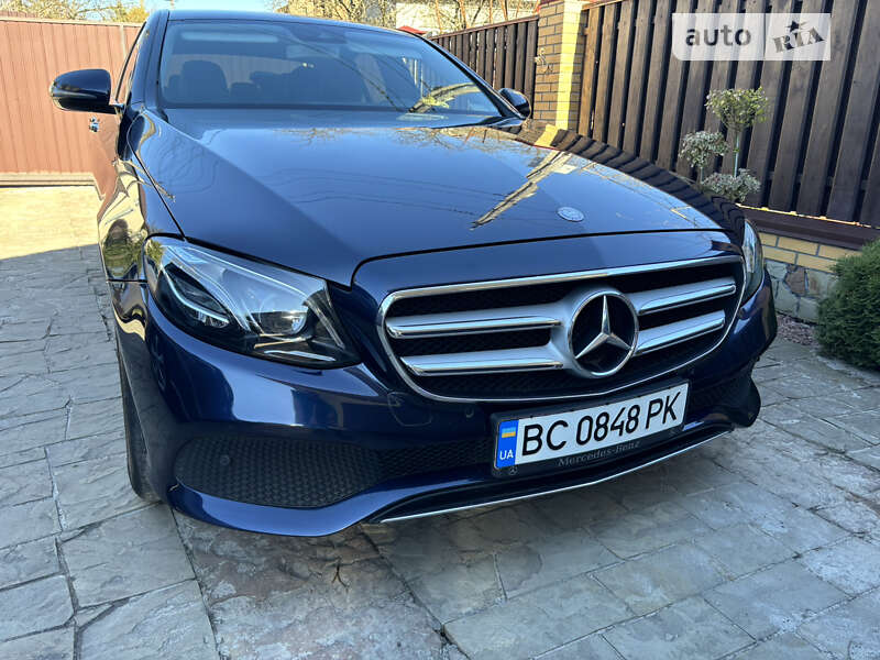 Седан Mercedes-Benz E-Class 2016 в Львове