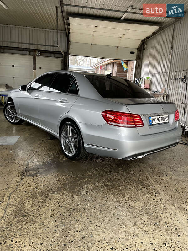 Седан Mercedes-Benz E-Class 2013 в Тячеве
