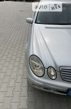 Седан Mercedes-Benz E-Class 2004 в Львове