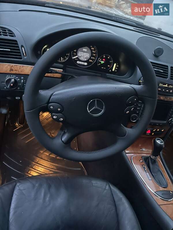 Седан Mercedes-Benz E-Class 2006 в Хусті