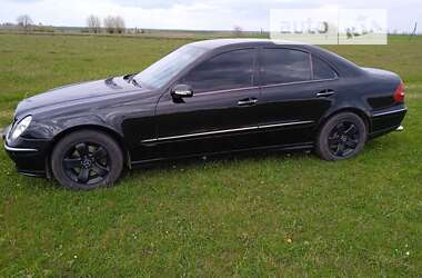 Седан Mercedes-Benz E-Class 2004 в 