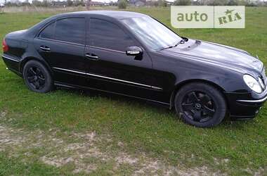 Седан Mercedes-Benz E-Class 2004 в 