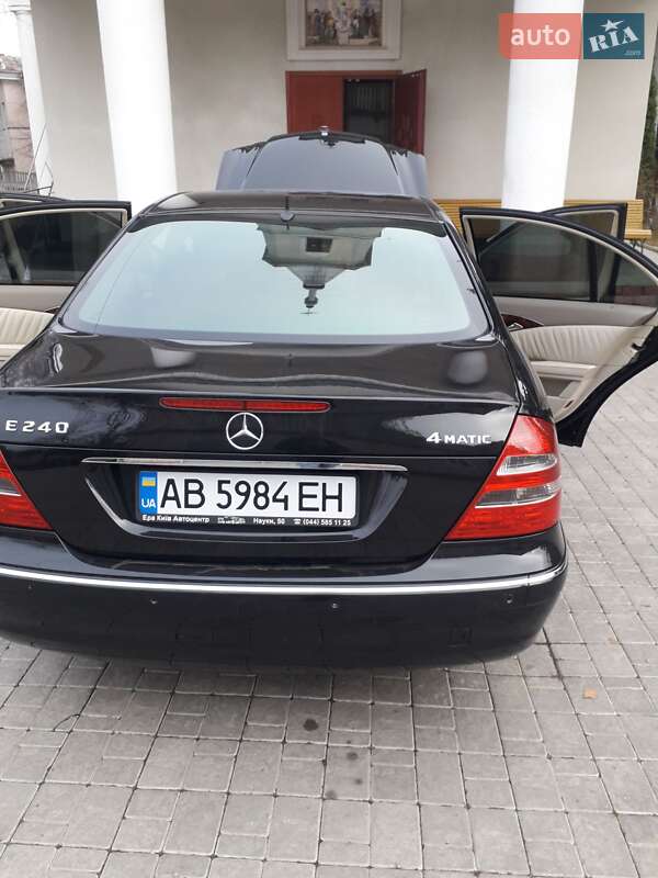 Седан Mercedes-Benz E-Class 2005 в Бершади