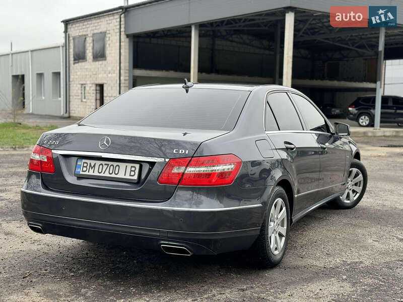 Седан Mercedes-Benz E-Class 2011 в Ромнах
