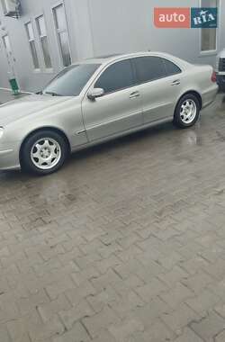 Седан Mercedes-Benz E-Class 2004 в 