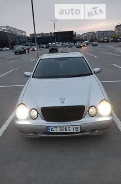 Седан Mercedes-Benz E-Class 2000 в Ивано-Франковске