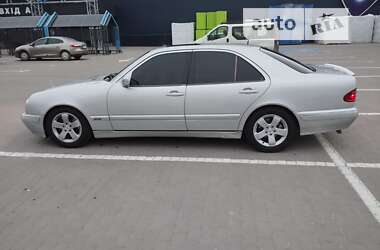 Седан Mercedes-Benz E-Class 2000 в Ивано-Франковске