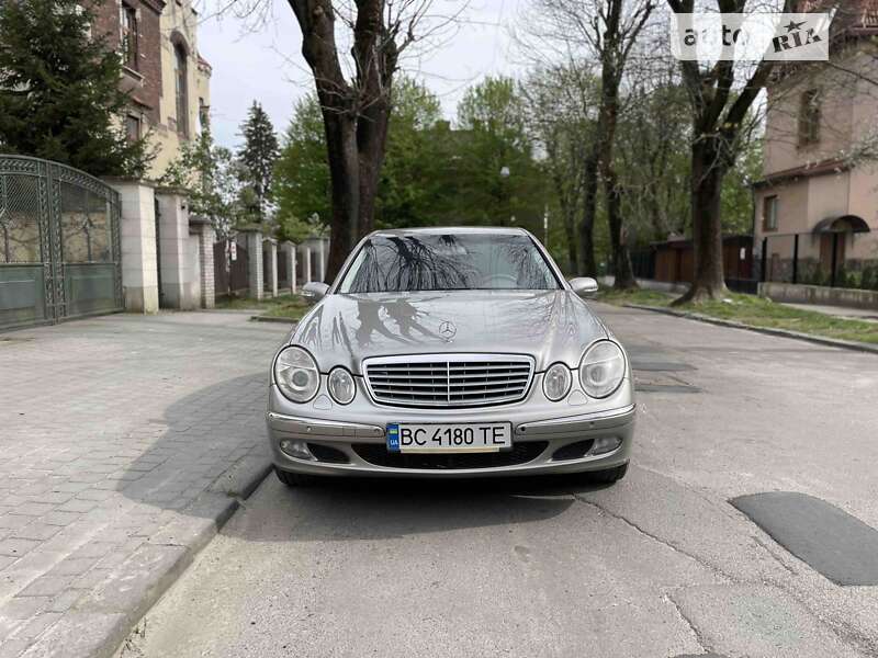 Седан Mercedes-Benz E-Class 2004 в Львові