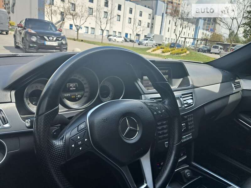 Седан Mercedes-Benz E-Class 2013 в Львове