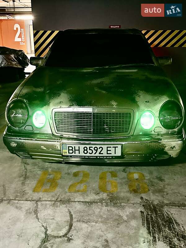 Седан Mercedes-Benz E-Class 1996 в Одессе
