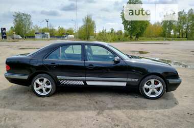 Седан Mercedes-Benz E-Class 2000 в Харкові