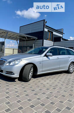 Універсал Mercedes-Benz E-Class 2011 в Сарнах