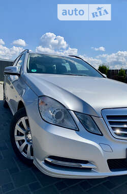 Универсал Mercedes-Benz E-Class 2011 в Сарнах