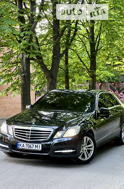 Седан Mercedes-Benz E-Class 2012 в Киеве